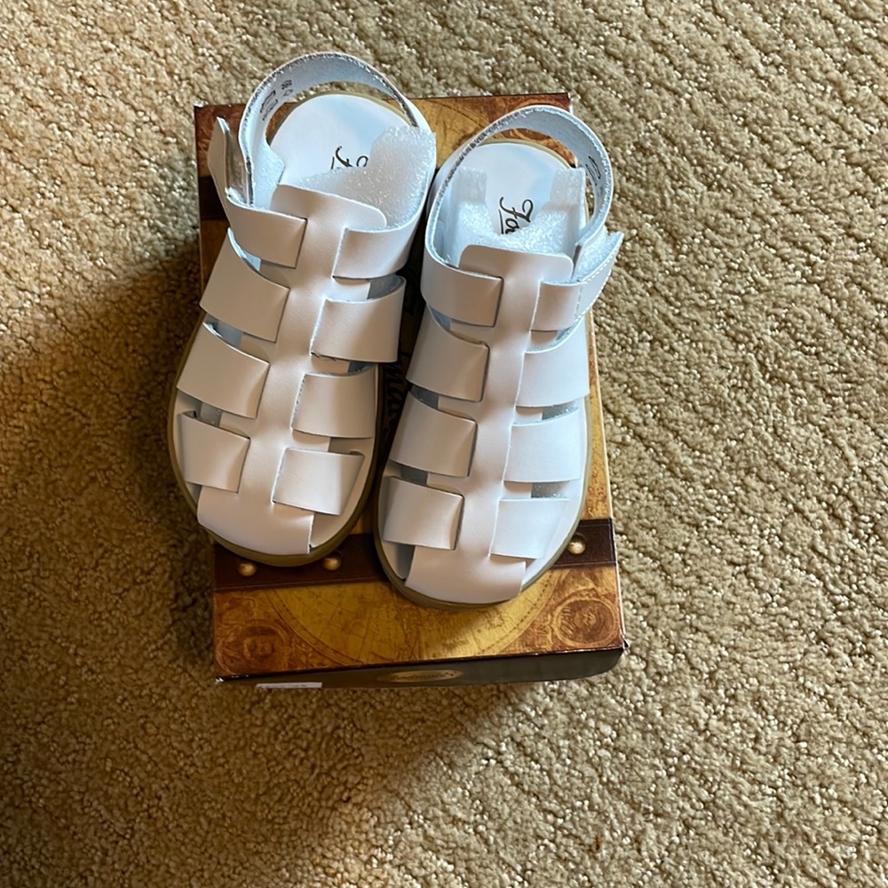 Footmates Captain size 8.